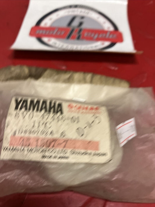 NOS YAMAHA HOOK 1 8V0-47446-01-00 SUB BY 86S-47446-01-00 Y64