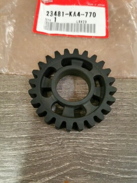 NOS HONDA CR250R 1985 1988 GEAR MAINSHAFT 24T 23481-KA4-770 H112