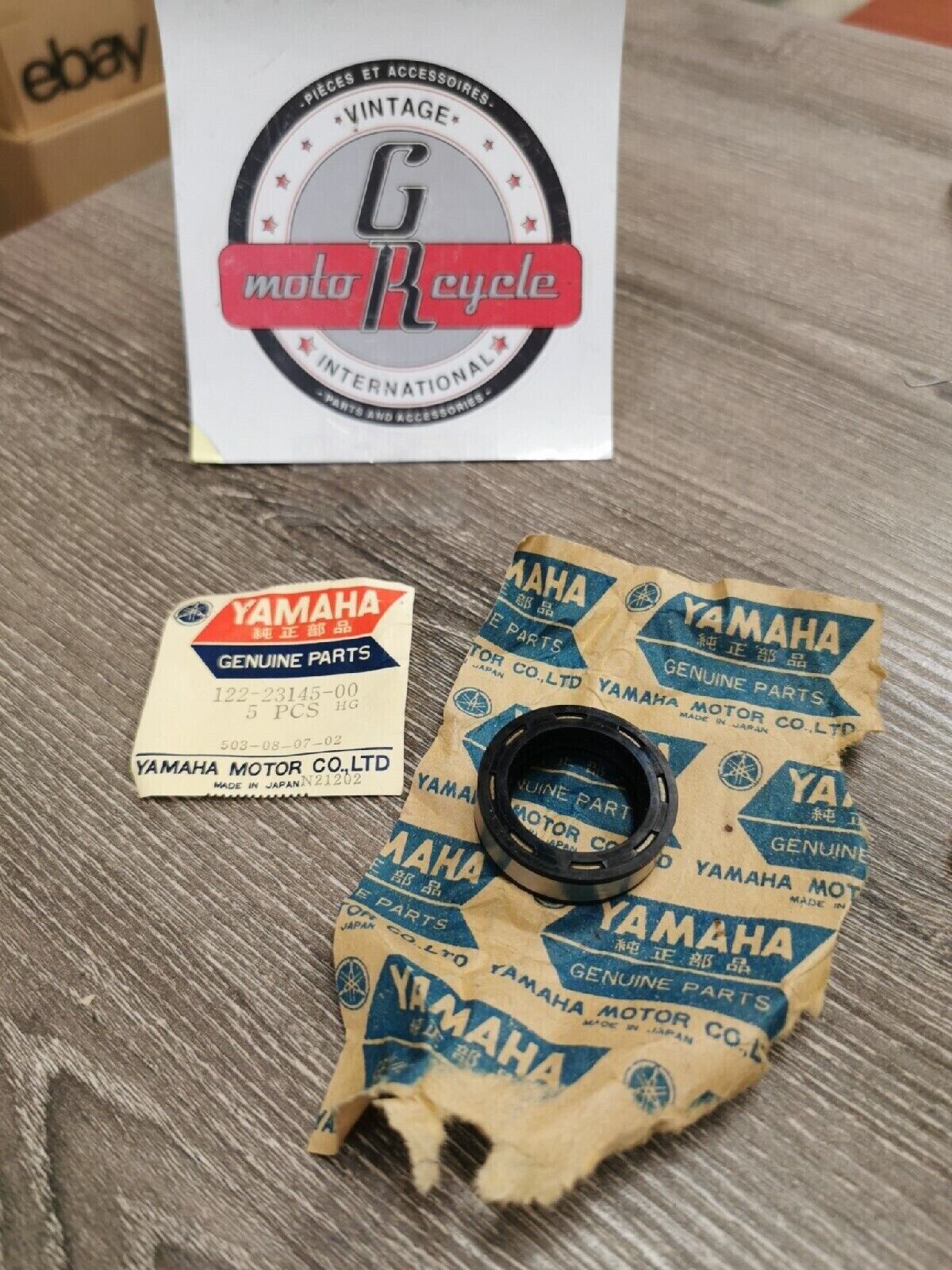 NOS YAMAHA   YGS1 YG5 YSR50  Front Fork Oil Seal 122-23145-00-00 Y58