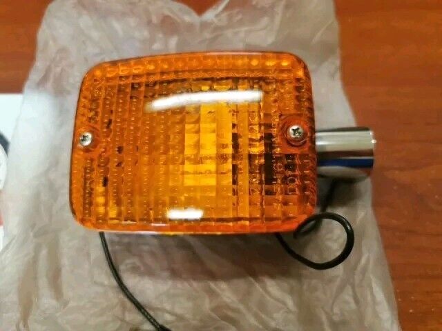 NOS Yamaha XS1100 REAR FLASHER LIGHT CHROME 2H7-83330-70-93 SUB 2H7-83330-7 Y165