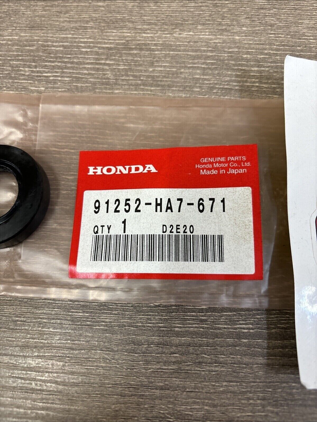 NOS Honda 1986 - 1989 TRX350 D OIL SEAL 22X40X9 91252-HA7-671 H126