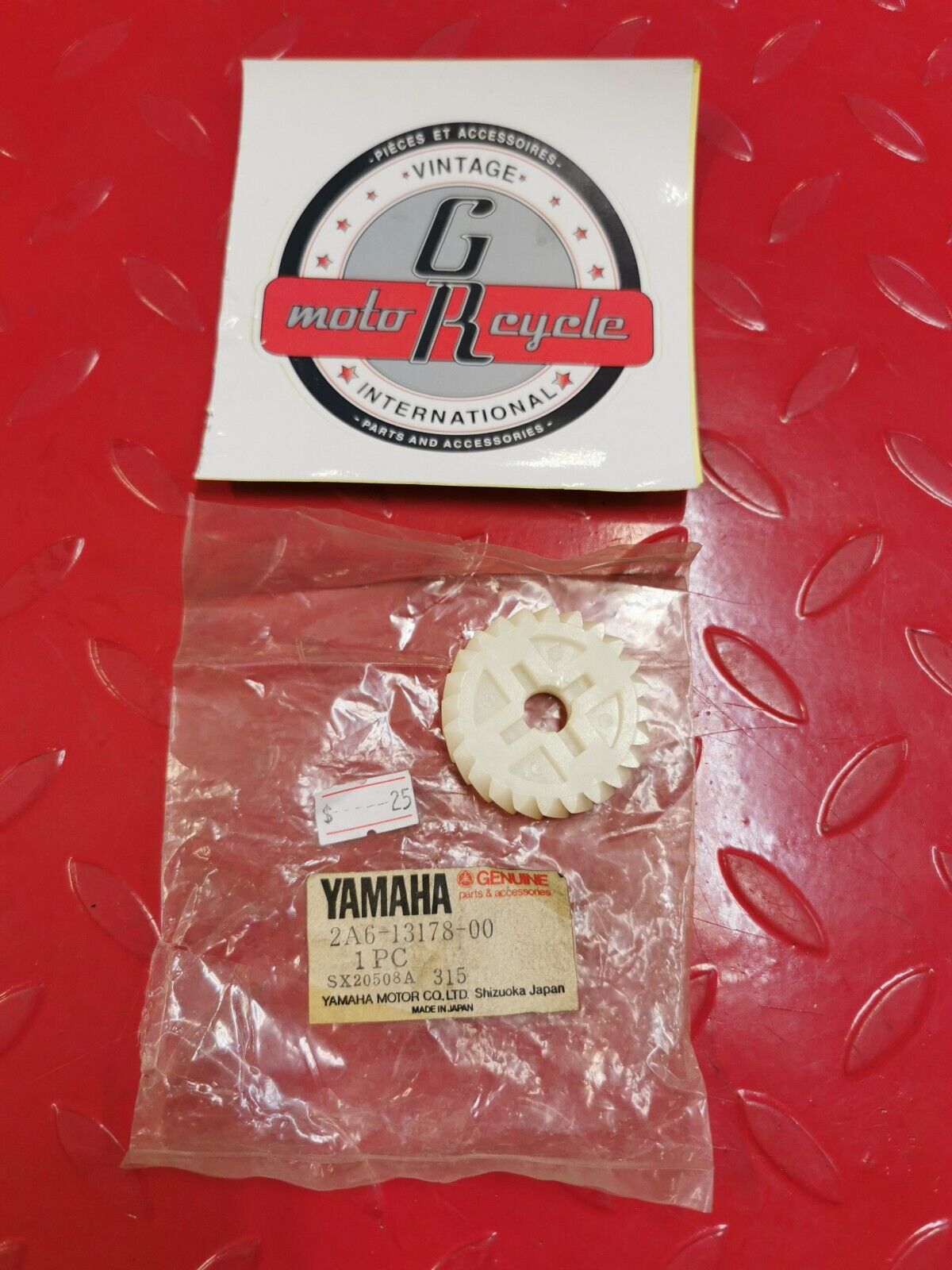 NOS YAMAHA YT125 DT175 RT180 DT125 MX175 PUMP DRIVE GEAR 2A6-13178-00-00 Y30