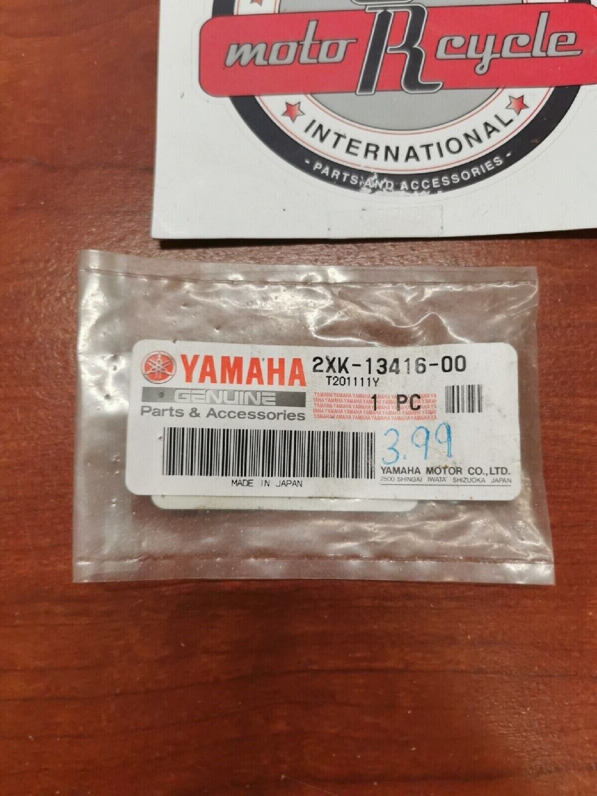 NOS Yamaha OIL PUMP PIPE 2XK-13416-00-00 Y68