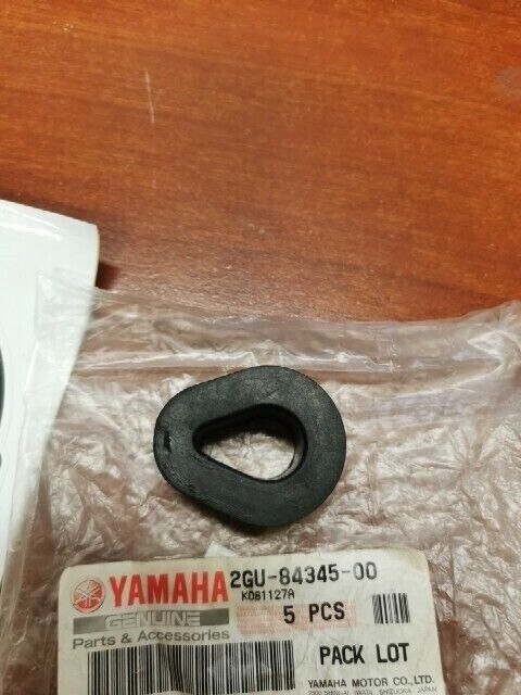 NOS Yamaha YFZ350 HEADLIGHT DAMPER 2GU-84345-00-00 Y105