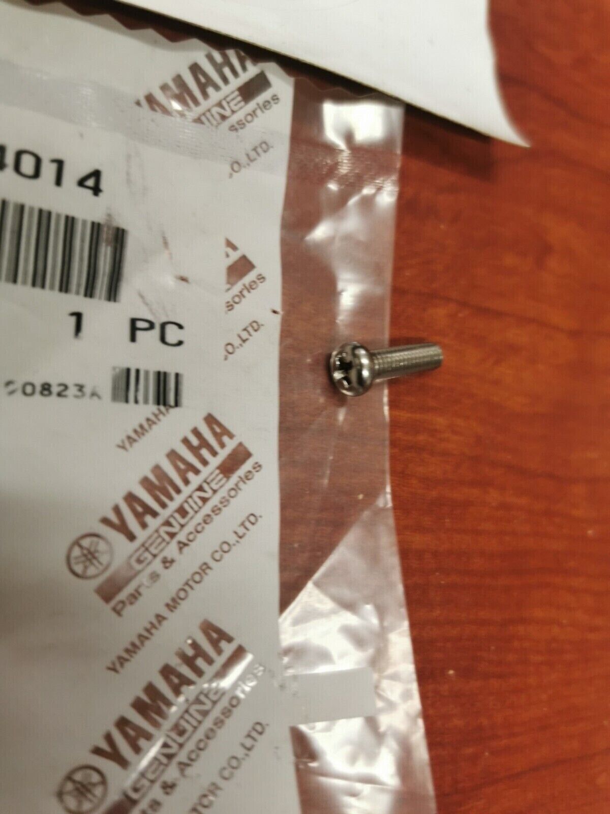 NOS YAMAHA EF2000 EF2800 EF4000 EF5000 YFM100 SCREW PAN HEAD 98580-04014-00 Y81
