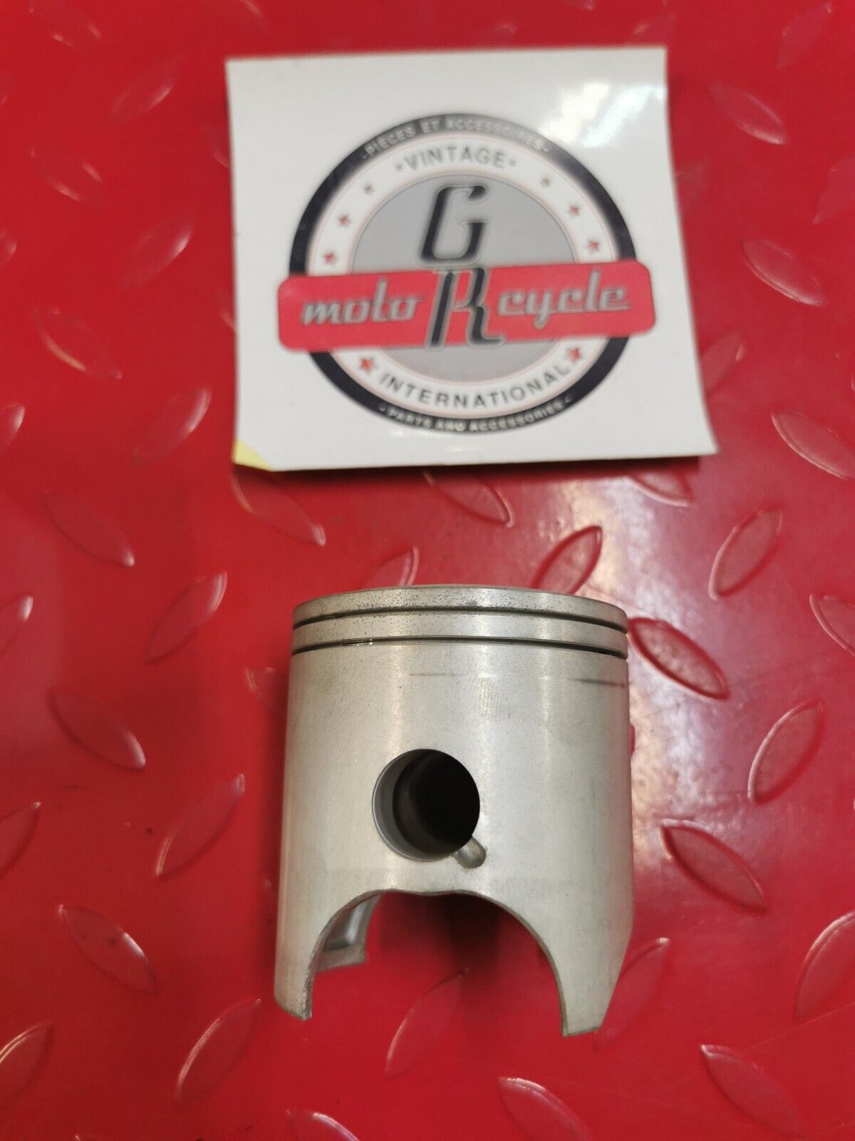 NOS YAMAHA YZ250 PISTON STD (STD) 56A-11631-00 SUPERCEDED BY 1LU-11631-01-93 Y27