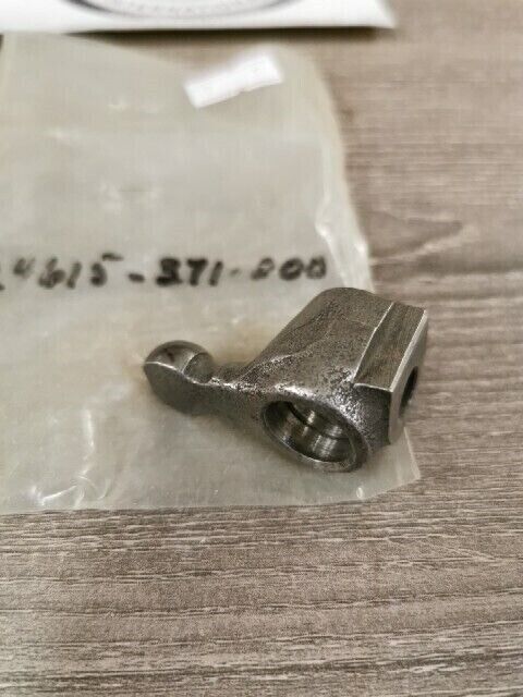 NOS HONDA GL1000 1975 - 1979 ARM B GEARSHIFT 24615-371-000 H76