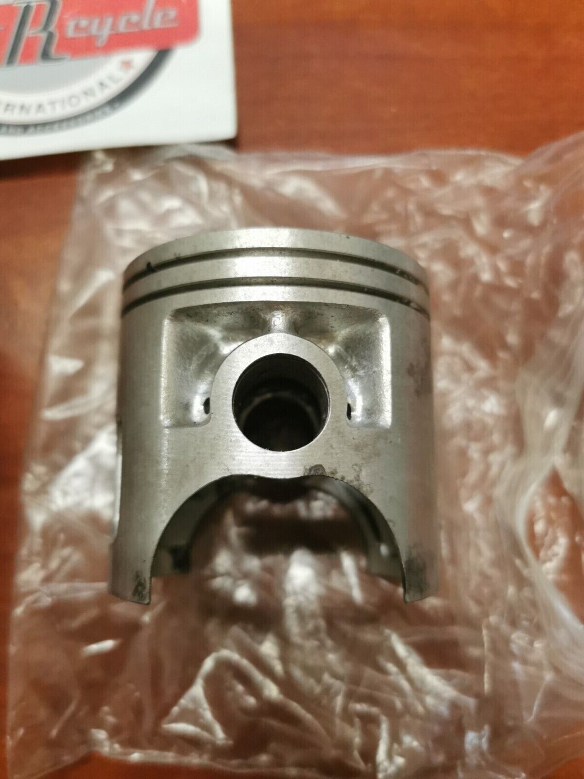 NOS Yamaha IT175 PISTON 1ST O/S SUB. 1W2-11635-10-00 SUB. 3R6-11630-12-00 Y86