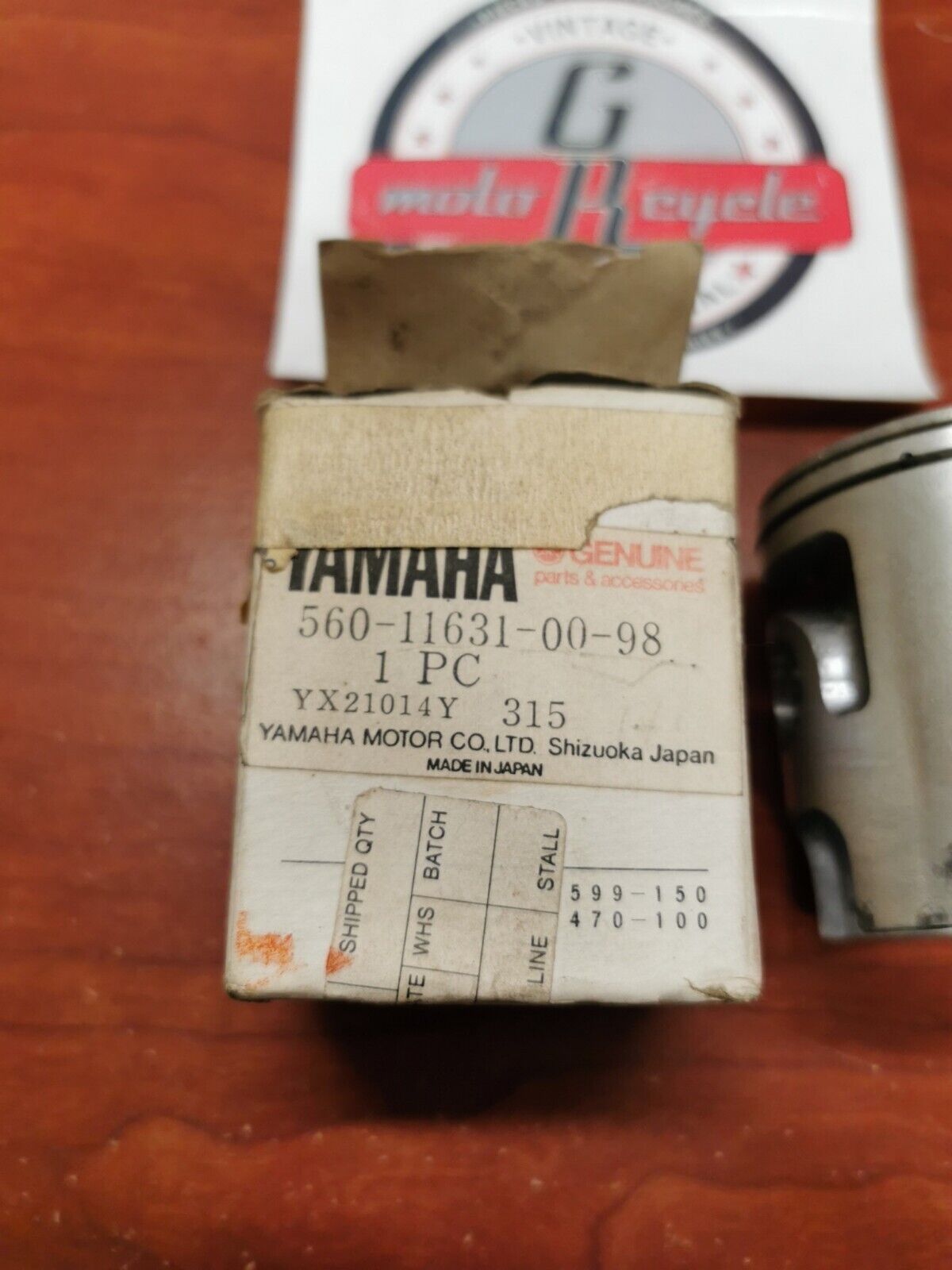NOS Yamaha PISTON STD 0.98MM 560-11631-00-98 Y93