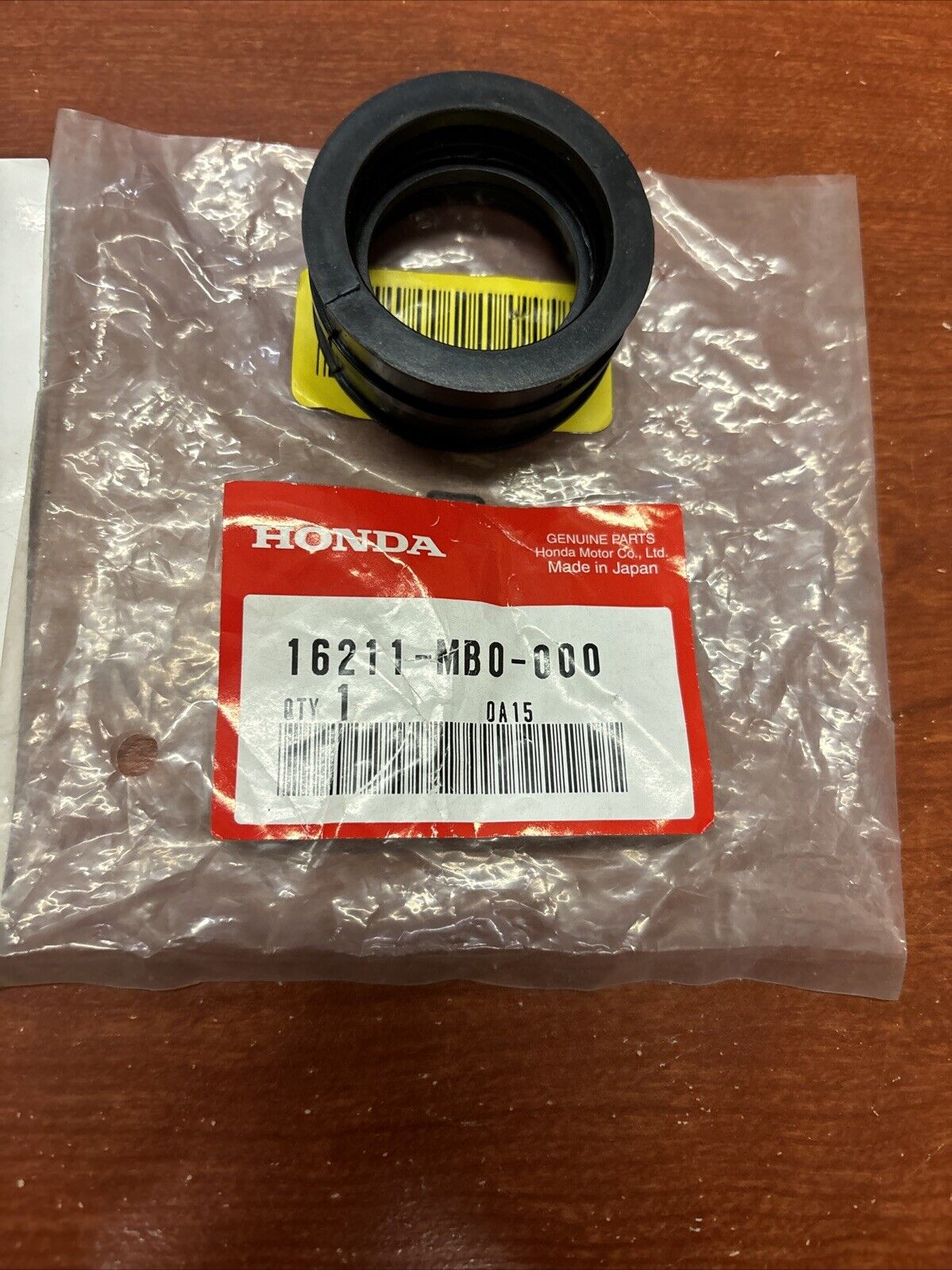 NOS Honda VF700 VF750 CARBURETOR INSULATOR 16211-MB0-000 H168