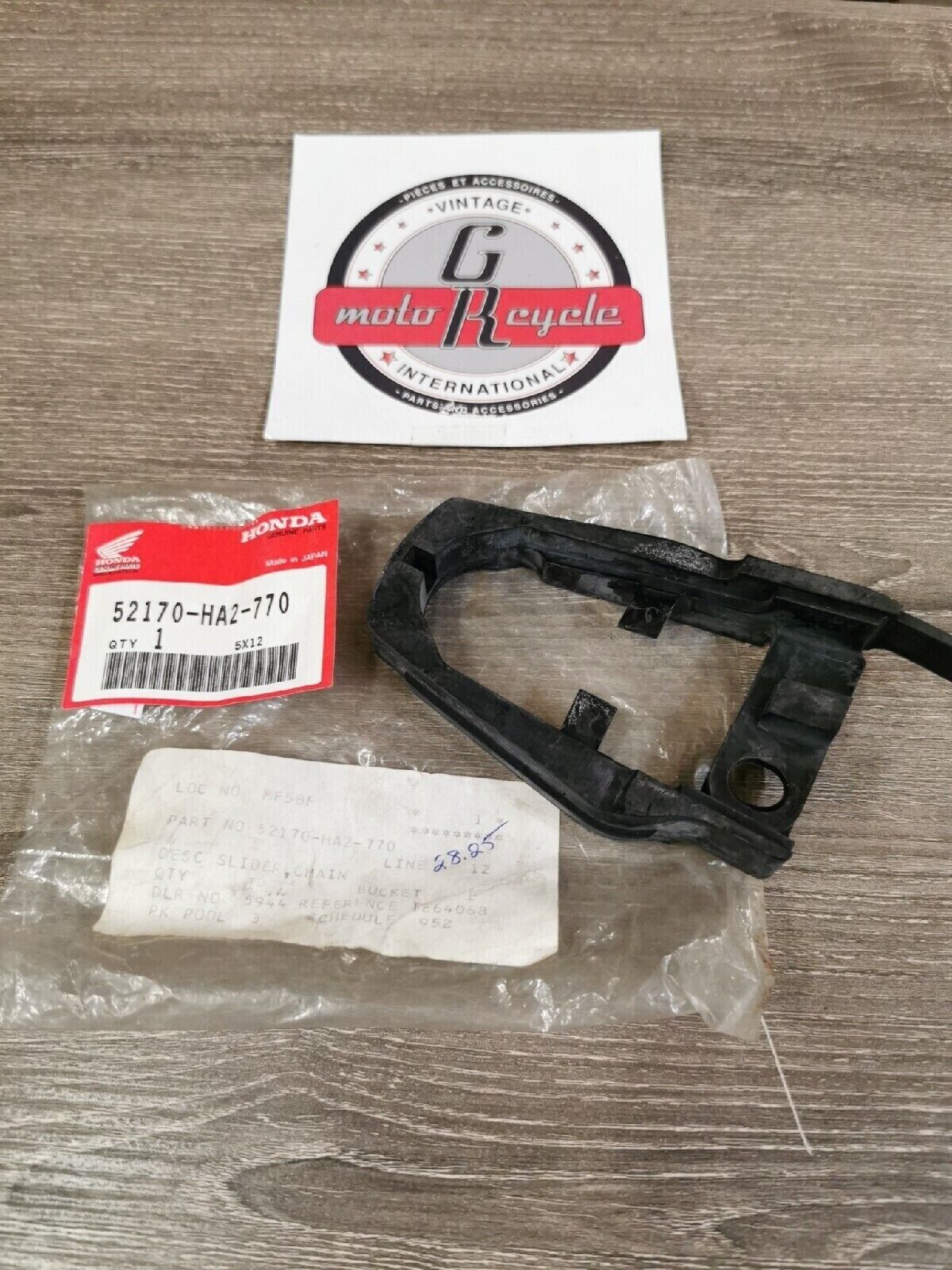 NOS HONDA TRX250R 1987 SLIDER CHAIN 52170-HA2-770  H45