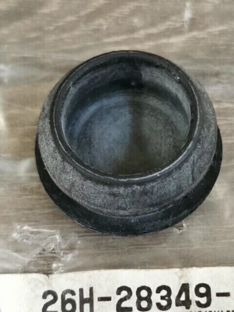 NOS YAMAHA XVZ13U XVZ12DKC2 YFM350UL CAP 26H-28349-00-00 Y106