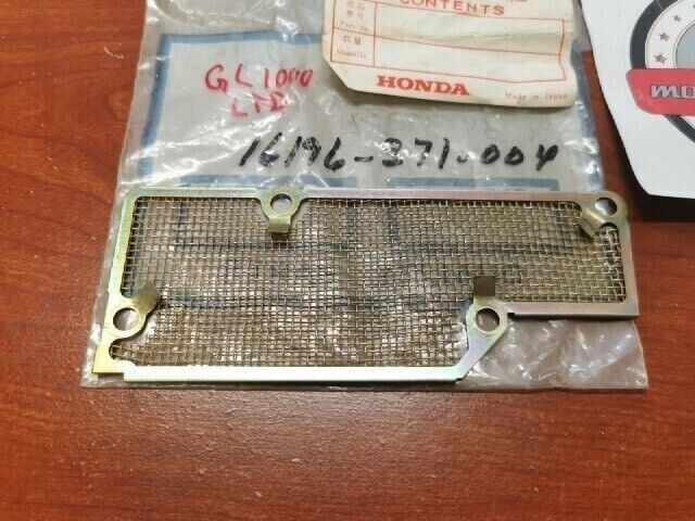 NOS Honda GL1000 K LTD FRAME TRAP BODY B 16196-371-004 H84