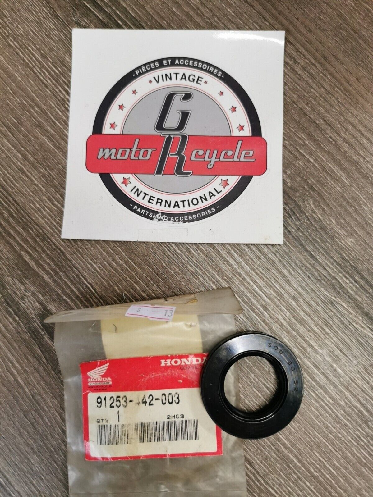 NOS HONDA  VTX1300 DUST SEAL 91253-442-003 H59