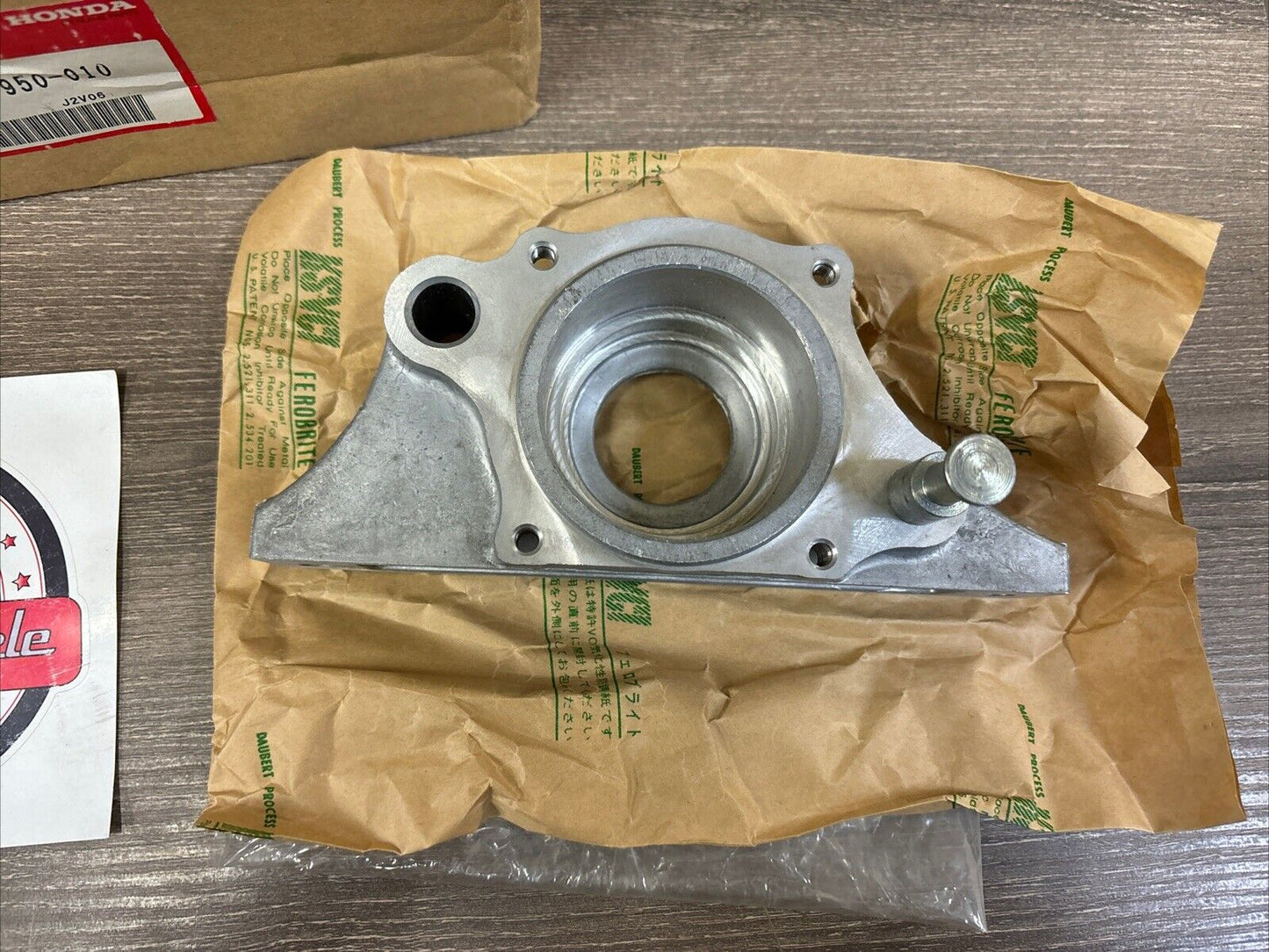 NOS Honda 1977 - 1984 FL250 BEARING HOLDER 41710-950-010 H137