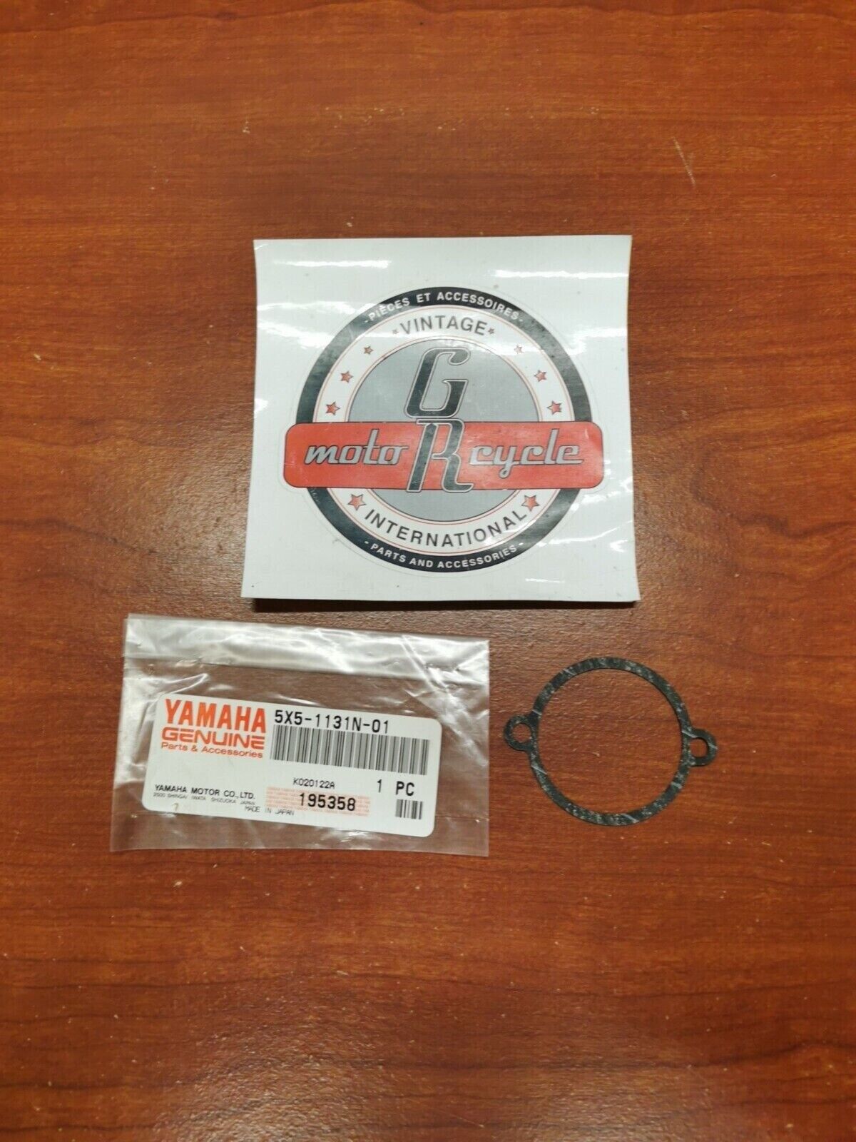 NOS Yamaha 1982 - 1985 YZ250 HOLDER GASKET 5X5-1131N-01-00 Y95