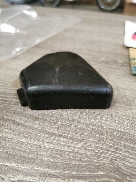 NOS YAMAHA XS360C 1976 XS360 1977 COVER SIDE 4 1L9-21741-00-00 Y155