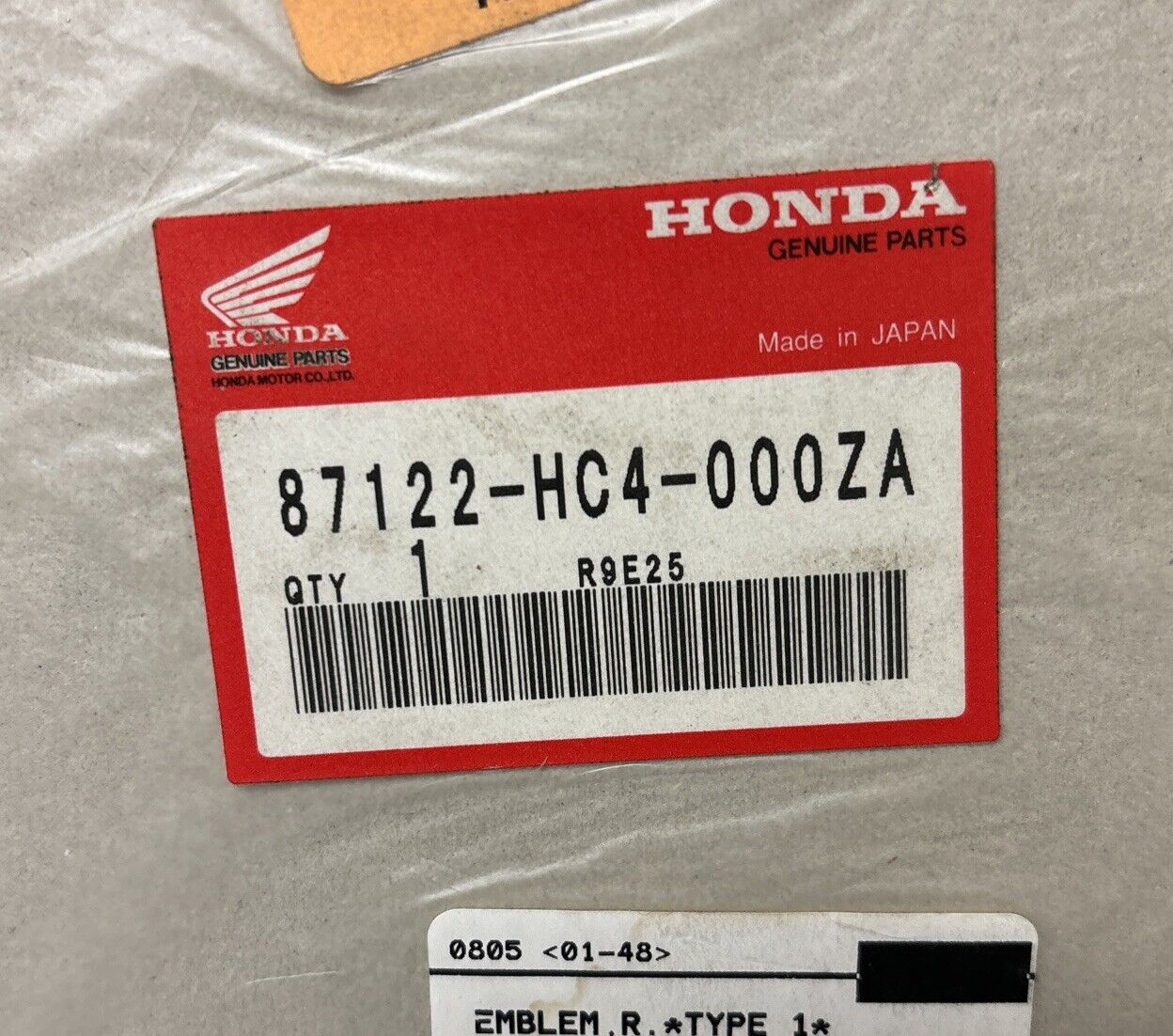 NOS Honda TRX300 RIGHT & LEFT TYPE 1 EMBLEM 87122-HC4-000ZA 87123-HC4-000ZA H147