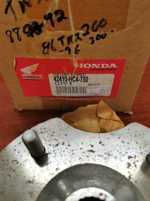 NOS Honda TRX200 D TRX300 FW REAR WHEEL HUB 42410-HC4-750 SUB 42410-HF1-A00 H104