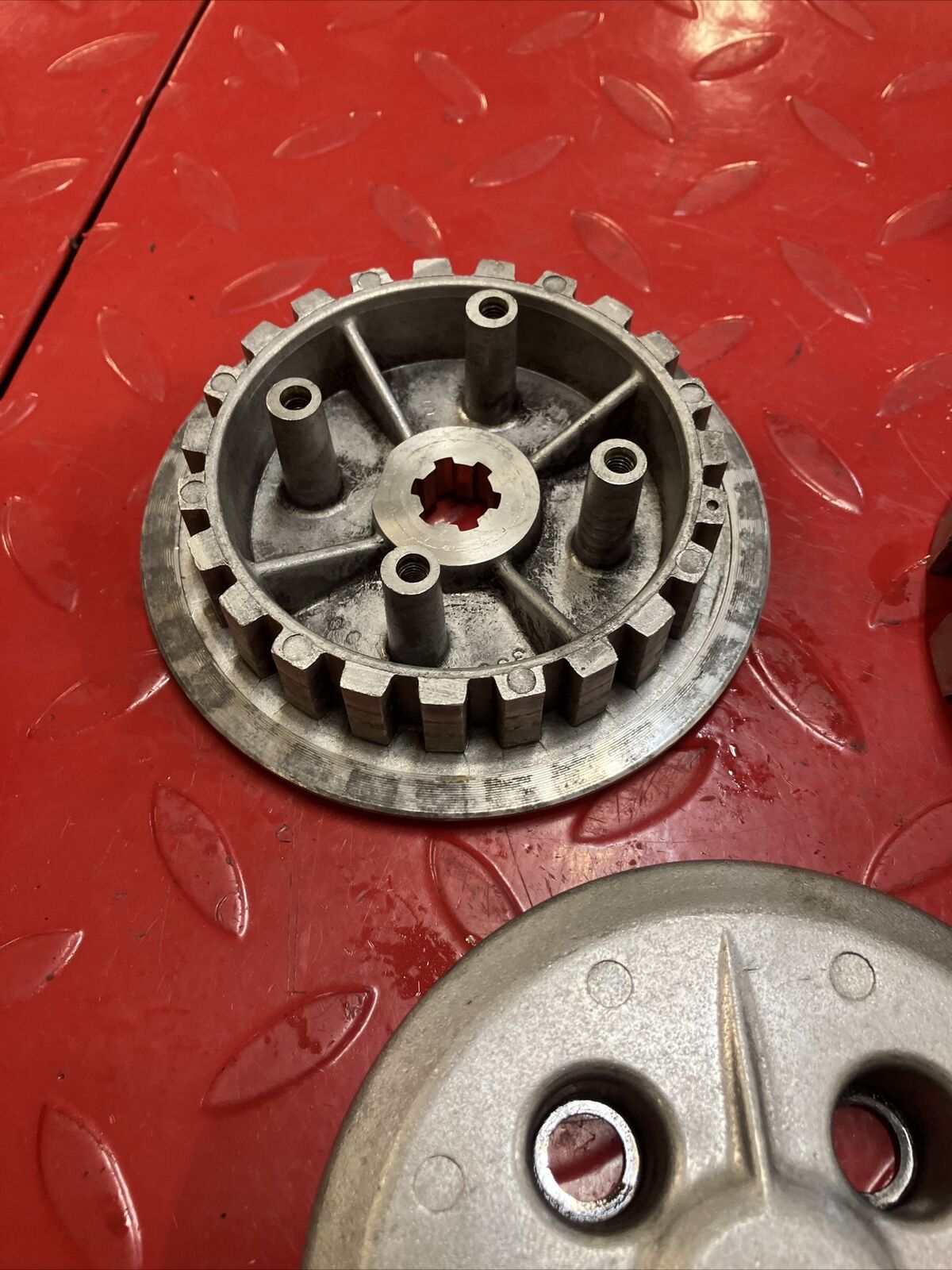 Yamaha DT80 1982 clutch basket hub pressure plate assy GT80 1T0-16150-01-00