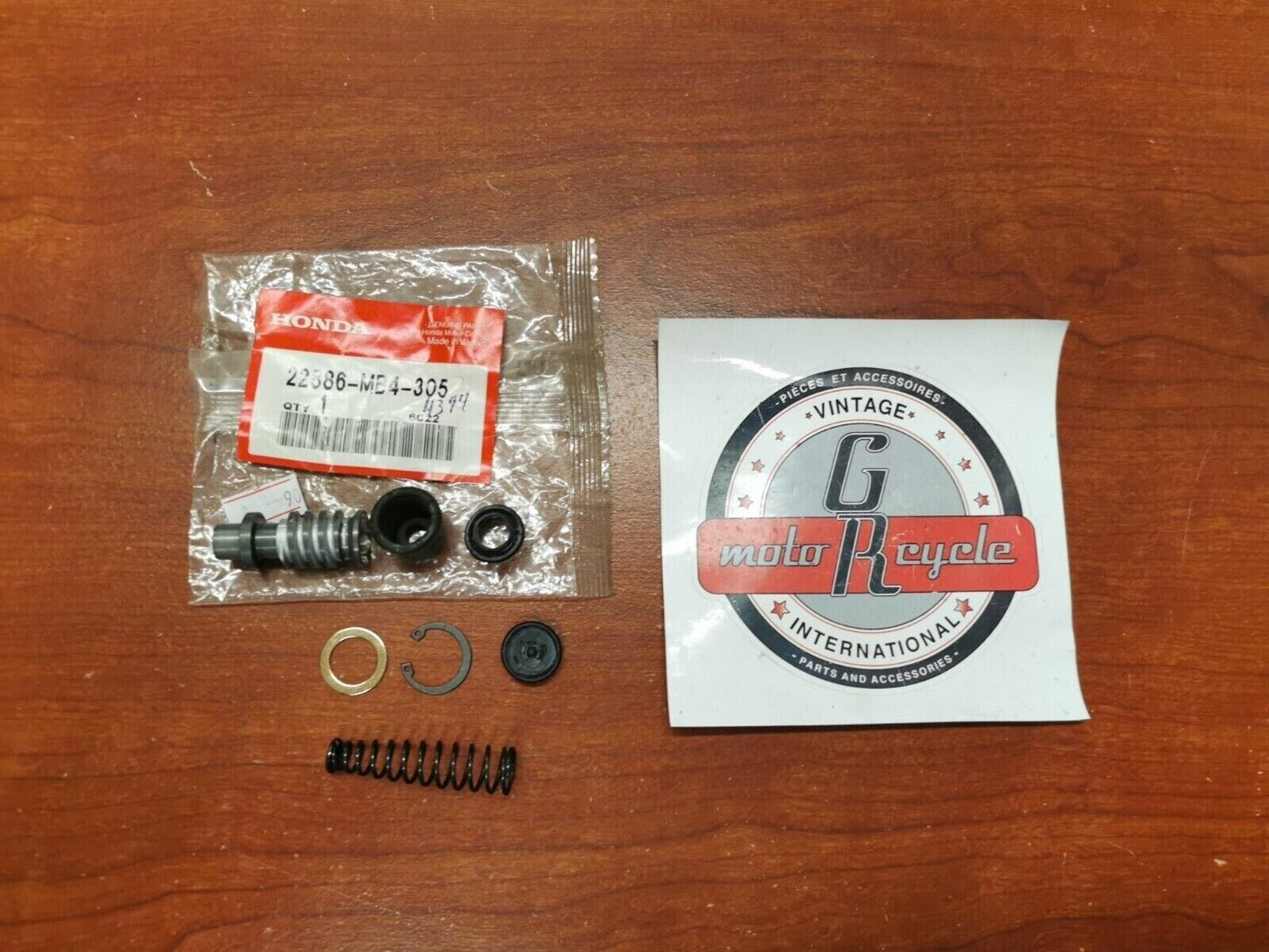 NOS Honda GL1500 GL1200 VF1100 PISTON KIT 22886-MB4-305 H64