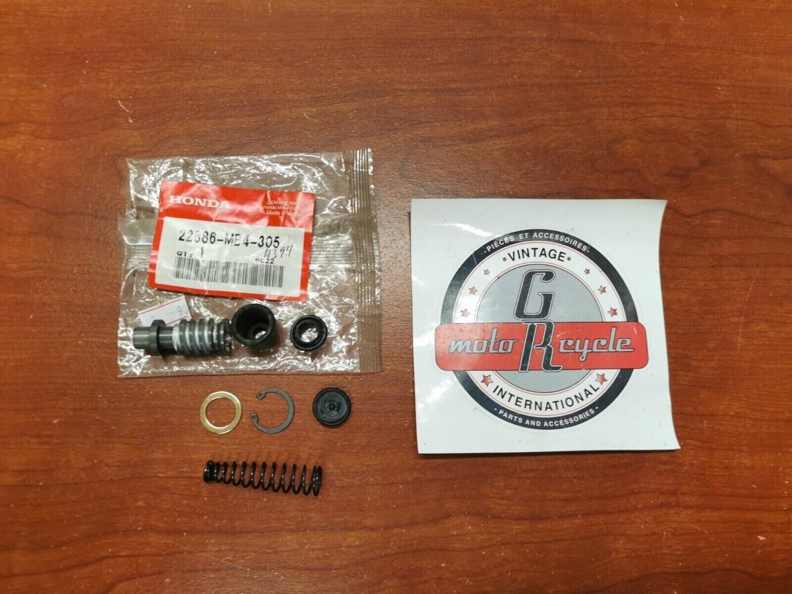 NOS Honda GL1500 GL1200 VF1100 PISTON KIT 22886-MB4-305 H64