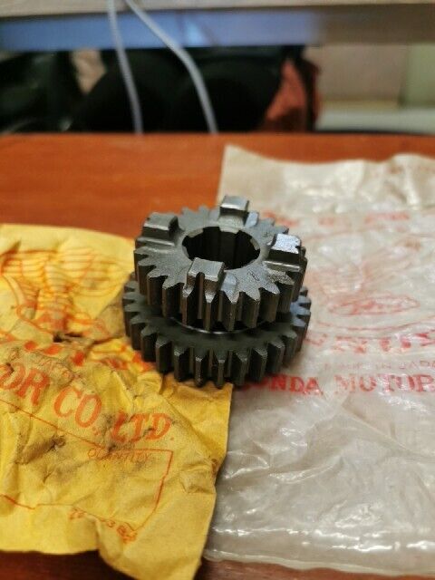 NOS Honda SL350K MAINSHAFT SHIFTER GEAR 25T 30T 23451-312-030 H80