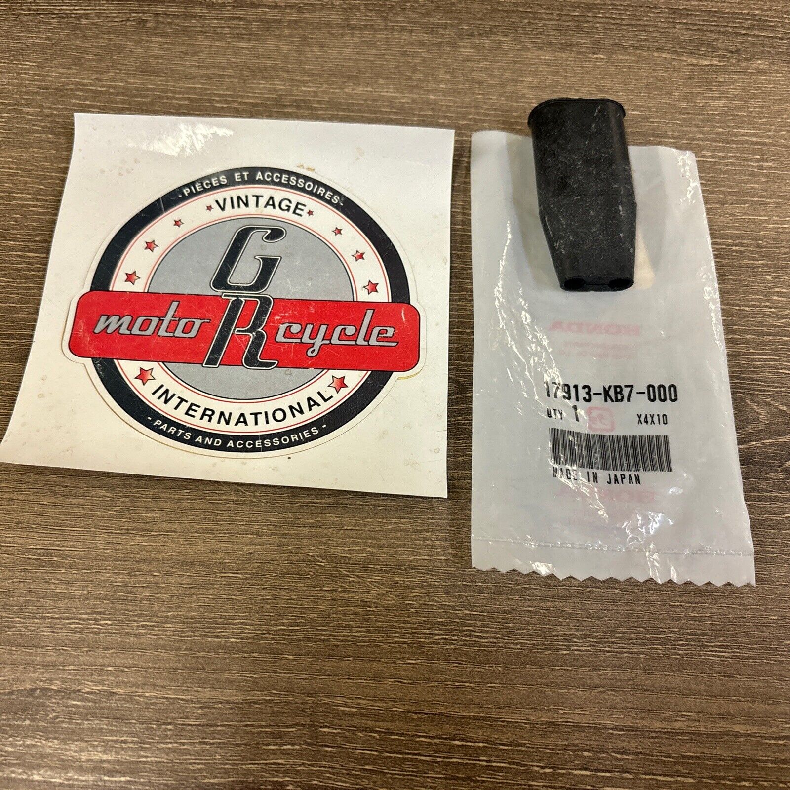 NOS Honda CRF250 CRF450 NX650 THROTTLE CABLE COVER 17913-KB7-000 H158