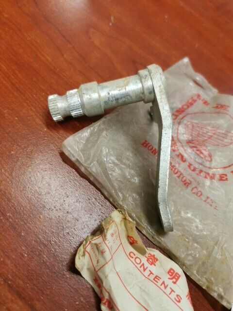 NOS Honda XL175 REAR BRAKE PIVOT SHAFT 46510-362-000 H98