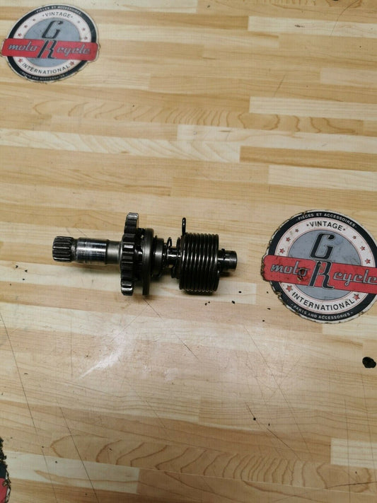 Suzuki RM125 1981 kickstarter kick starter spindle gear shaft spring 26211-40201