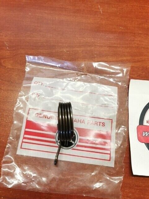 NOS Yamaha DT100 MX100 SPRING TORSION 90508-26041-00 SUB 401-15665-00-00 Y119