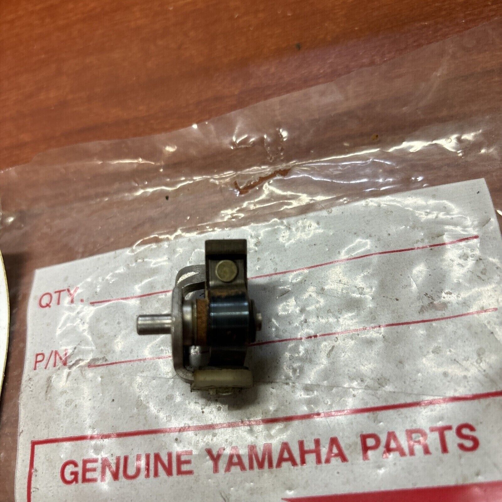 NOS Yamaha CONTACT BREAKER 296-81321-21 SUB 1V1-81321-90-00 1V1-81321-20-00 Y173