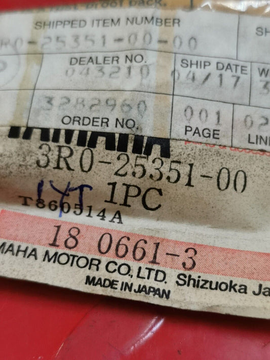 NOS YAMAHA CAMSHAFT 3R0-25351-00-00 SUPERCEDED 4N0-25151-00-00 Y30