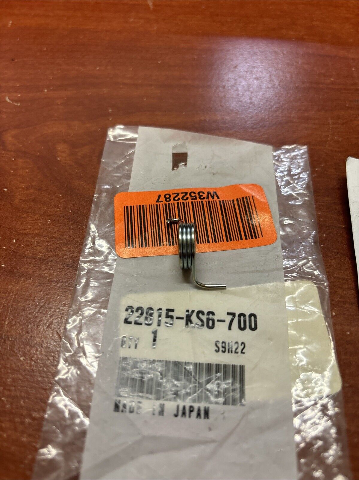 NOS Honda 1987 - 96 CR125R 95 - 04 RS125R CLUTCH LEVER SPRING 22815-KS6-700 H143
