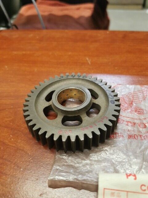 NOS Honda GL1000 K0 K1 K2 LTD COUNTERSHAFT SECOND GEAR 41T 23440-371-000 H84