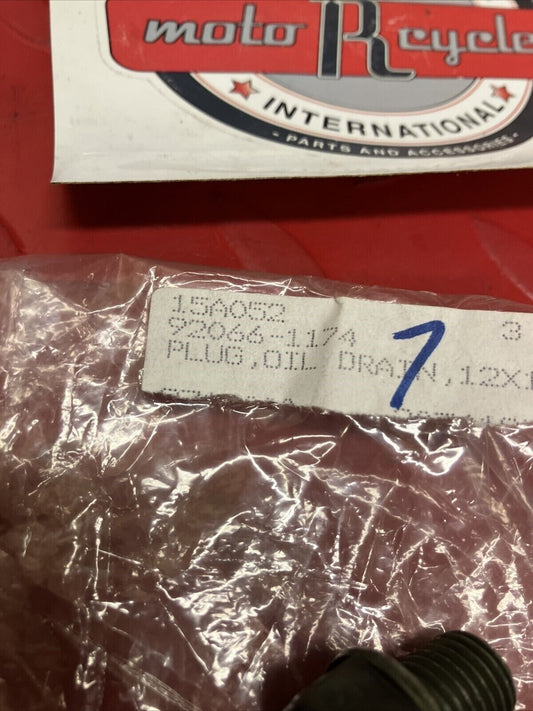 NEW NOS KAWASAKI OIL DRAIN PLUG 92066-1174 K15