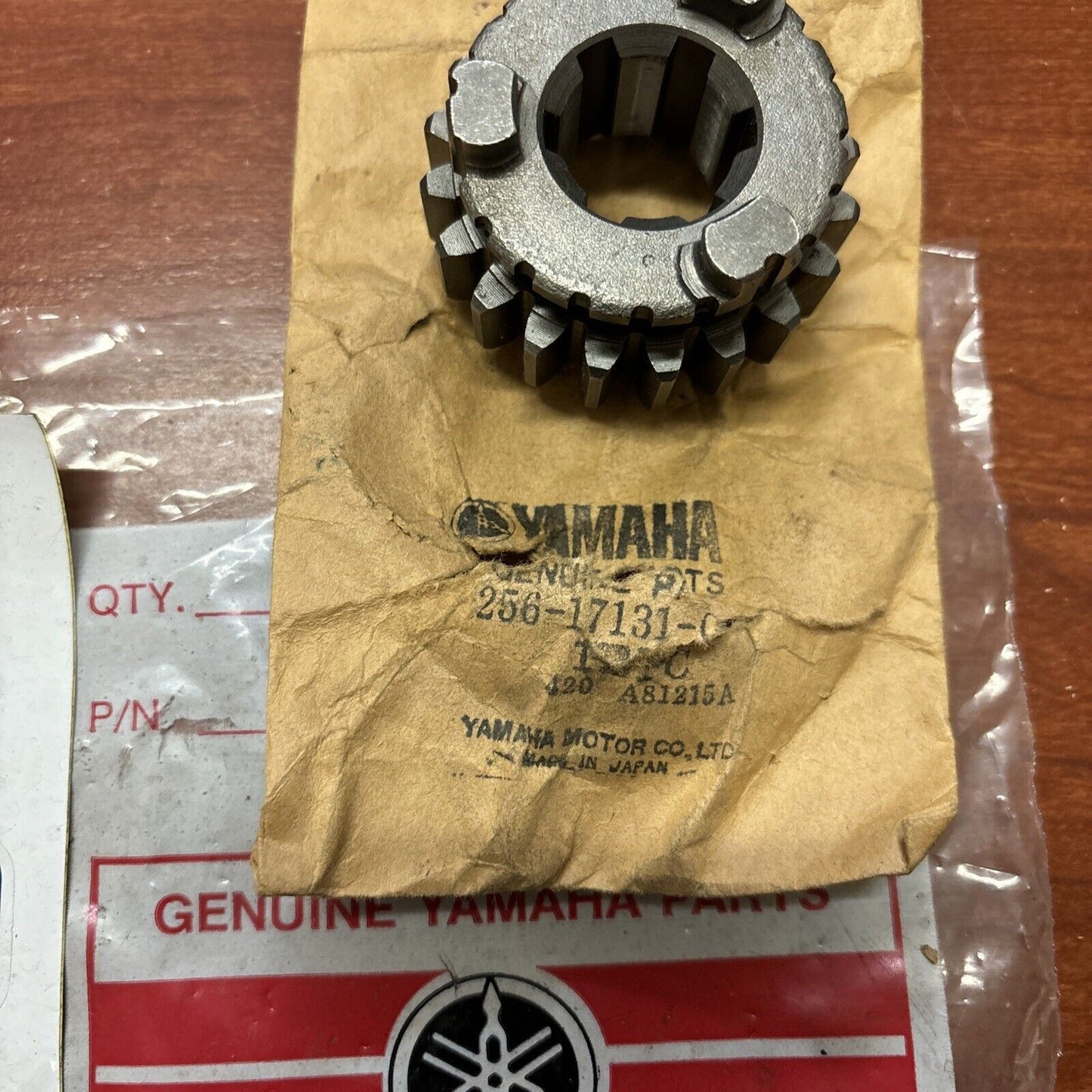 NOS Yamaha TX650 TX750 XS1 XS2 XS650 3RD PINION GEAR 256-17131-00-00 Y172