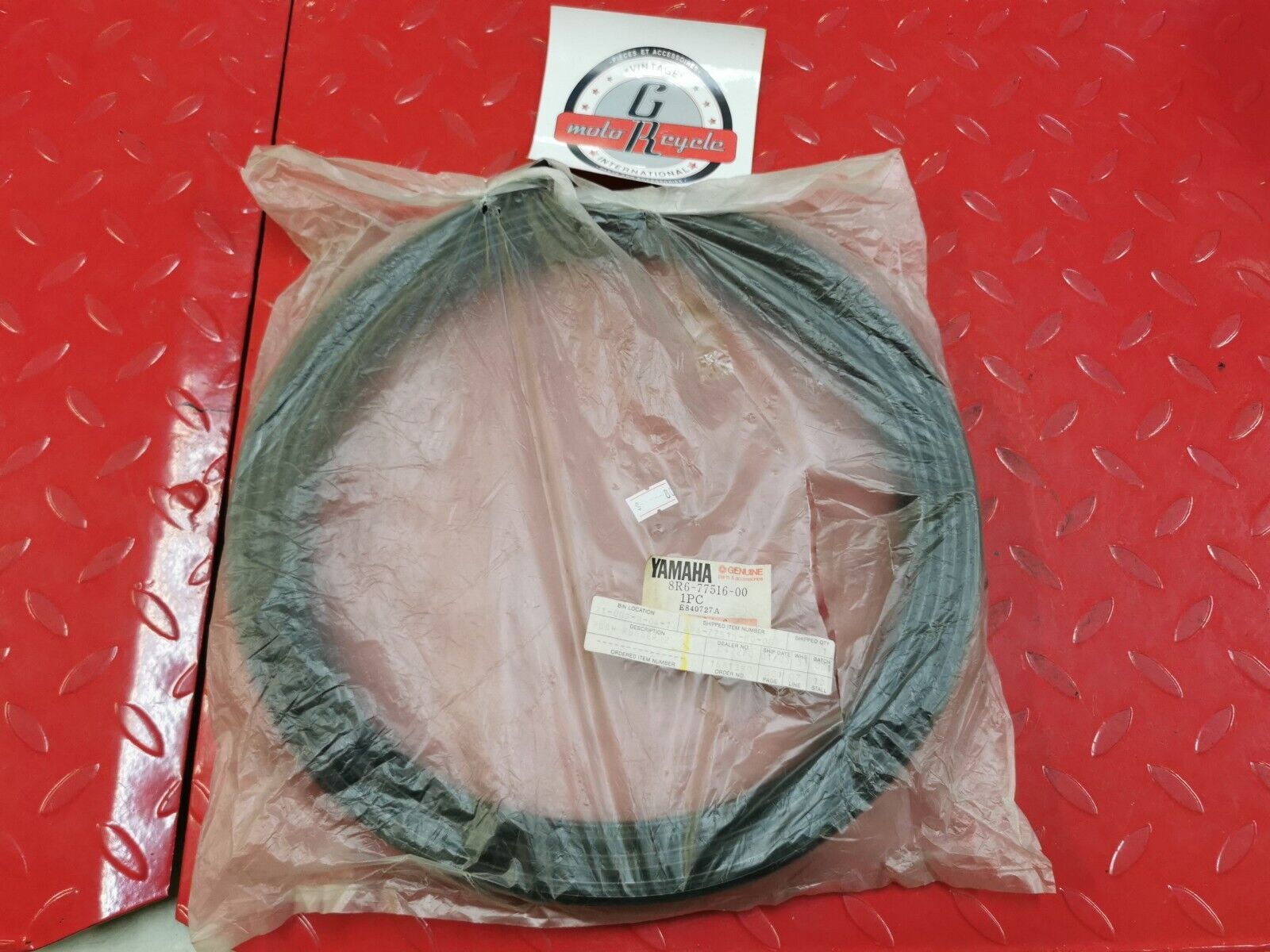 NOS Yamaha SR540 ENTICER BUSH  RUBBER 2 8R6-77516-00-00 Y25