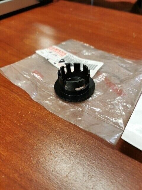 NEW NOS Yamaha YW50 SWITCH CAP 4VP-H2552-10-00 Y102
