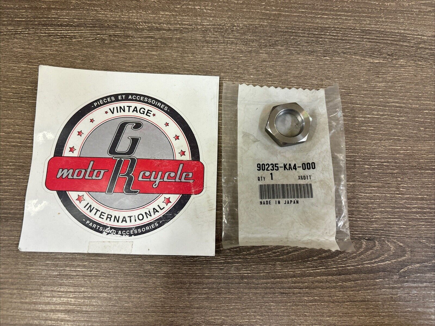 NOS Honda ATC250 CB400SS CBX125 CR125R CR250R NUT 18MM 90235-KA4-000 H130