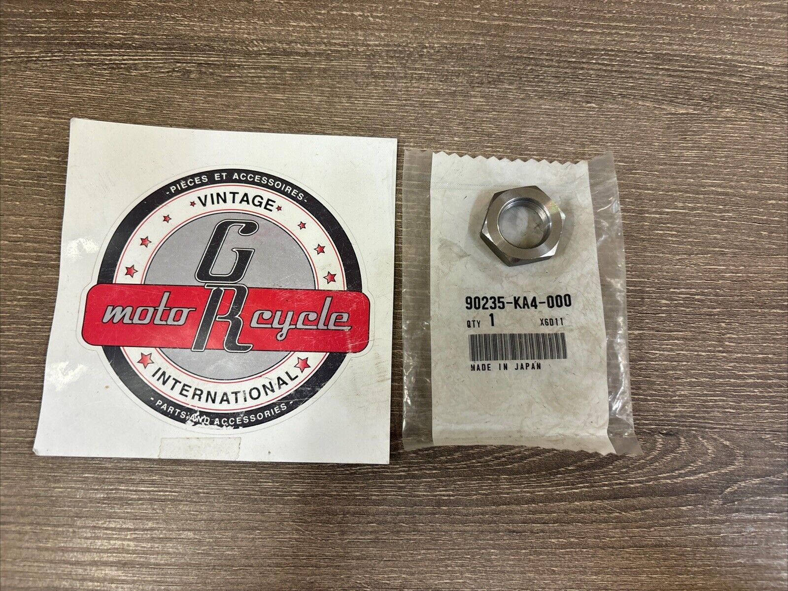 NOS Honda ATC250 CB400SS CBX125 CR125R CR250R NUT 18MM 90235-KA4-000 H130