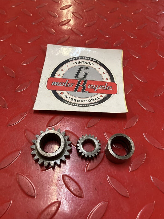 Suzuki RM125 1985 water pump waterpump crankshaft primary drive gear