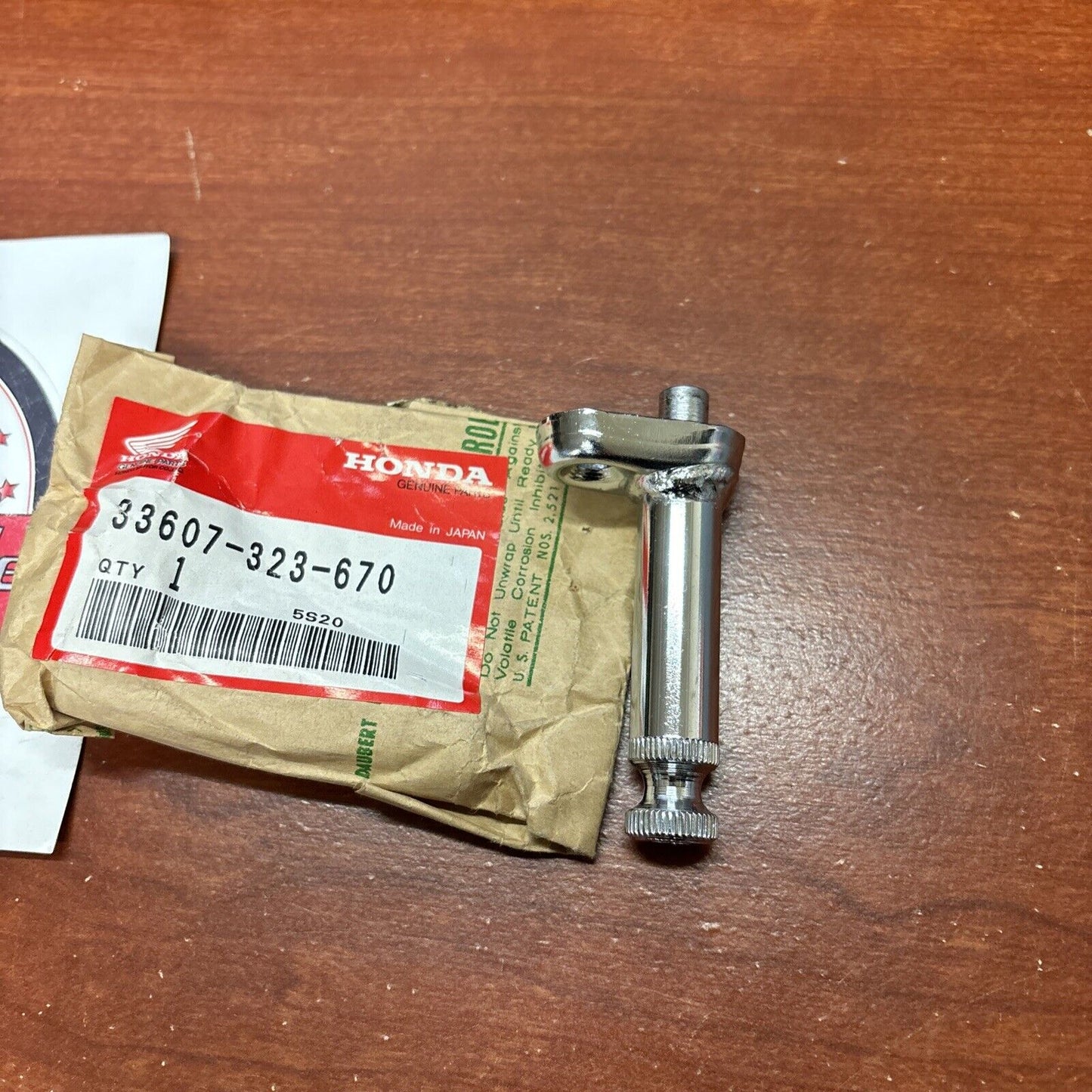 NOS Honda CB360P CB500 CB750 XL125 K0-K1 REAR WINKER STAY 33607-323-670 H165