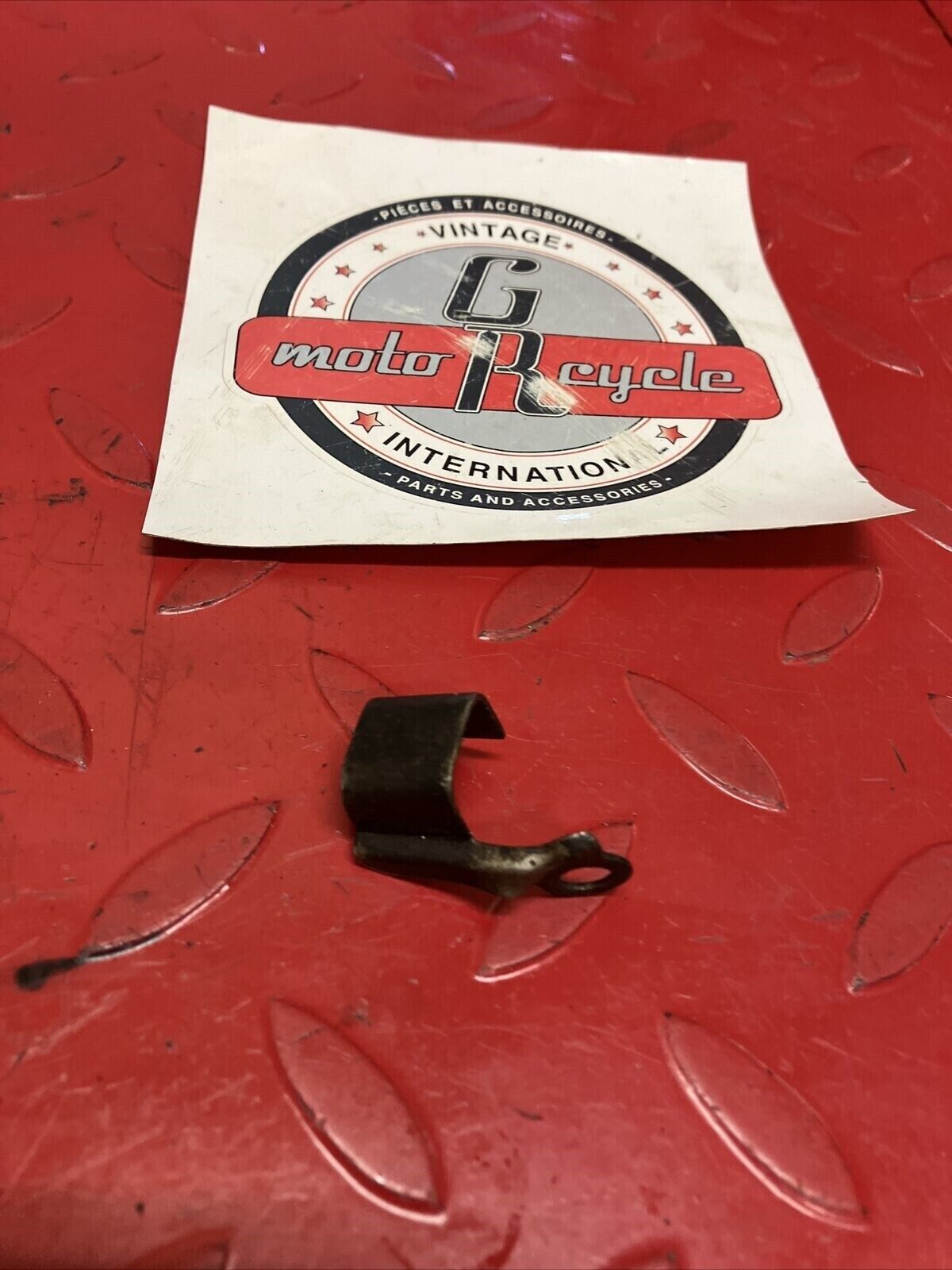 Yamaha DT250 1977 Wire clamp holder guide