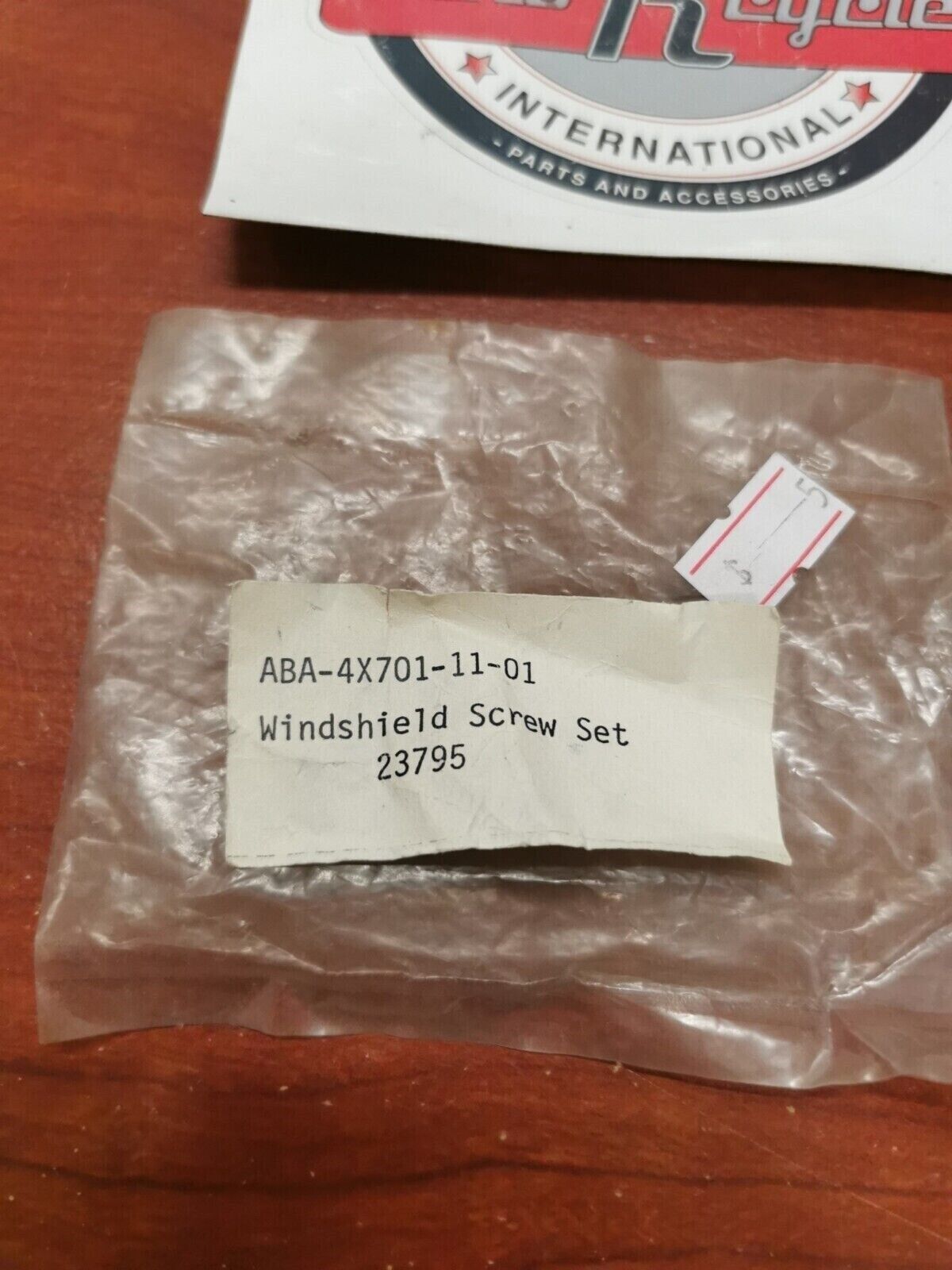 NOS Yamaha WINDSHIELD SCREW ABA-4X701-11-01 Y98