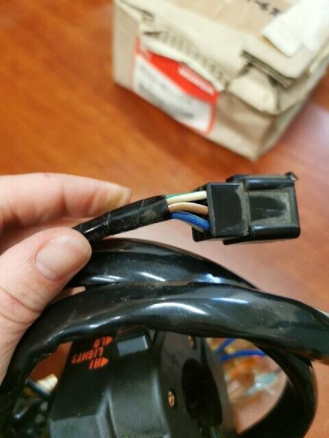 NOS Honda GL500 GL500I GL650 GL650I TURN SIGNAL SWITCH 35200-MA1-770 H86