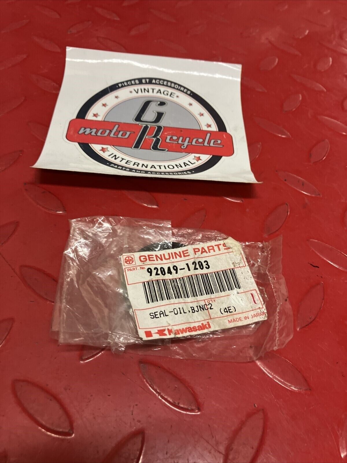 NOS KAWASAKI OIL SEAL 92049-1203 K15