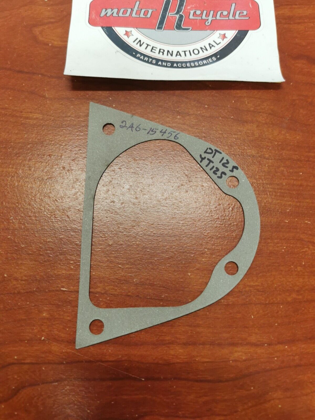 NOS Yamaha YT125 OIL PUMP COVER GASKET 2A6-15456-00-00 SUB. 2A6-15456-01-00 Y95