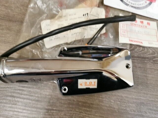 NOS HONDA GL500 TURN SIGNAL  REAR NO LENS 33650-MA1-672 SUB BY 33650-MA1-679 H74