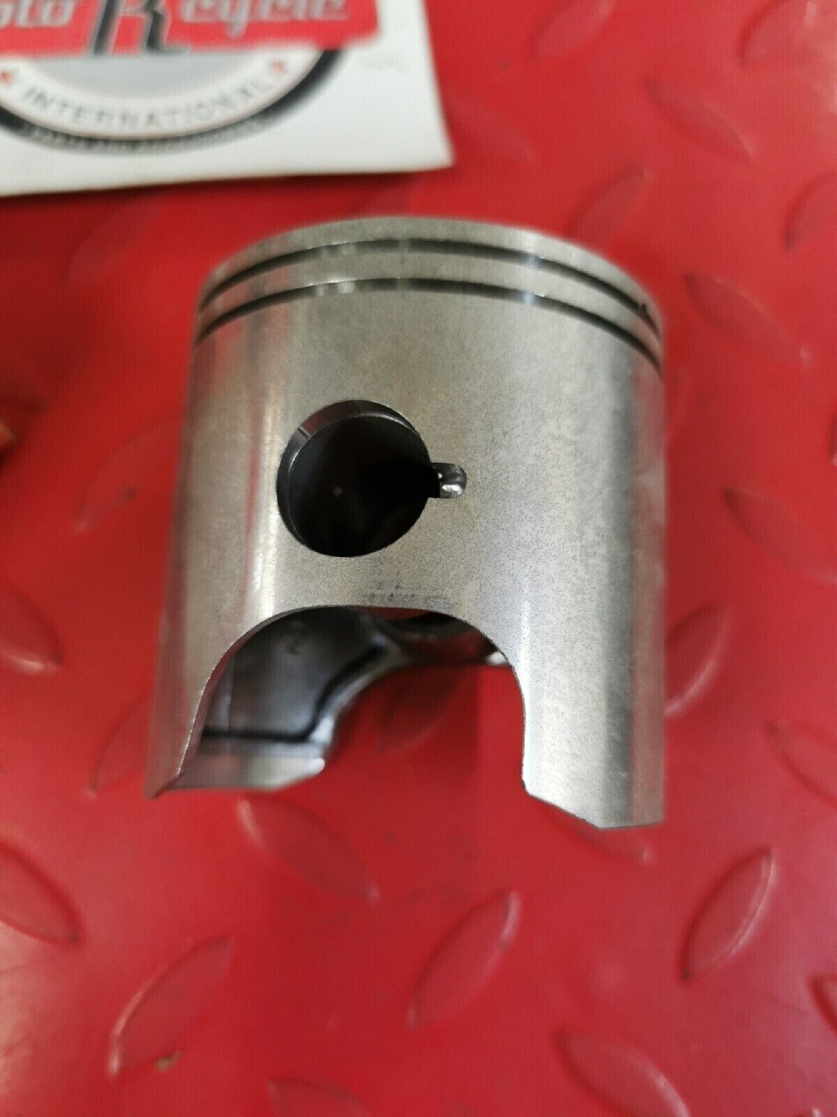 NOS HONDA CR250 1976  PISTON  0.50 13103-381-000  H40